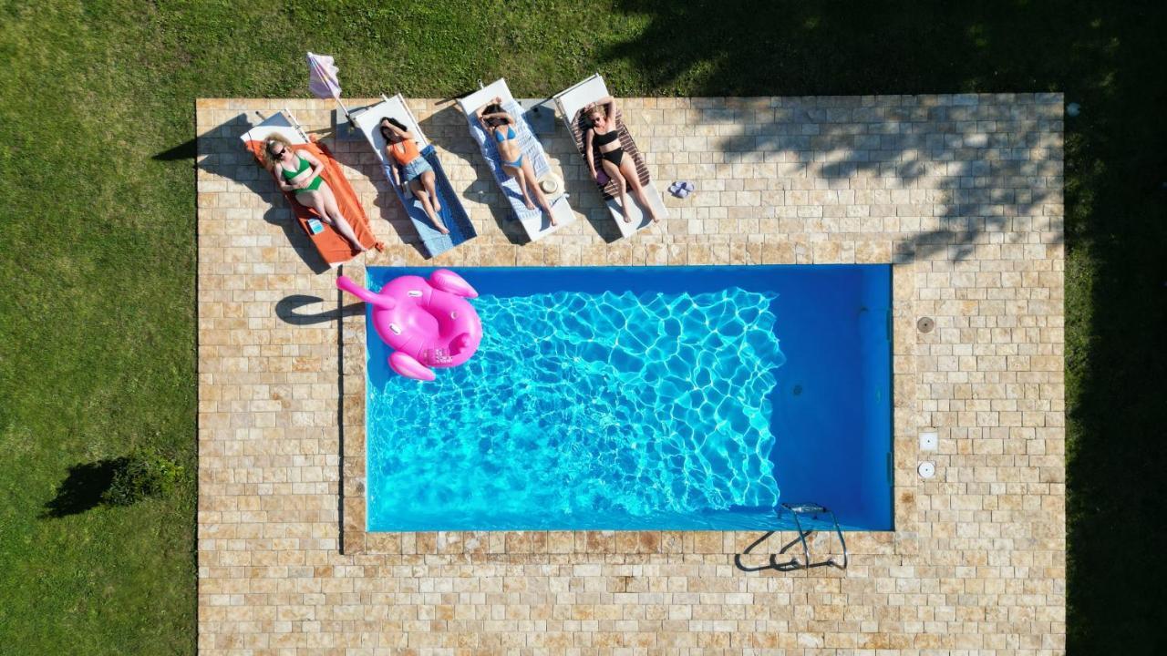 Villa Antonci-18, Pool, 3 Houses, Jacuzzi, Private Territory Antonci  外观 照片