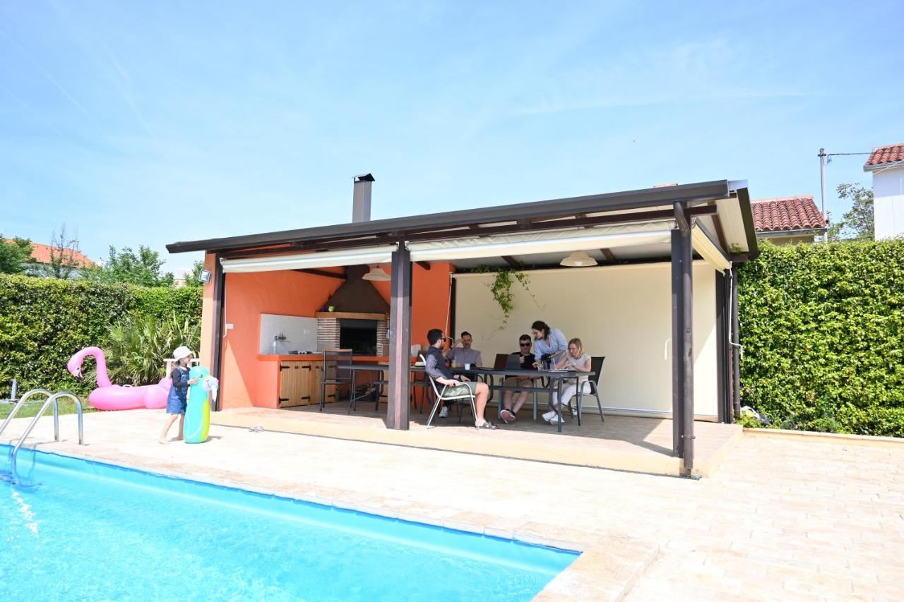 Villa Antonci-18, Pool, 3 Houses, Jacuzzi, Private Territory Antonci  外观 照片