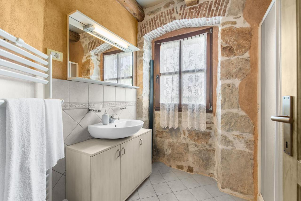 Villa Antonci-18, Pool, 3 Houses, Jacuzzi, Private Territory Antonci  外观 照片