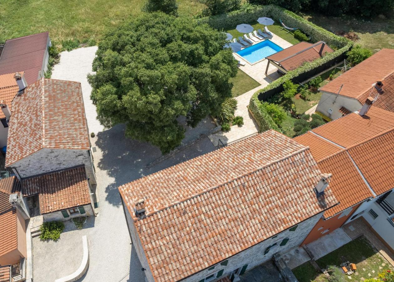 Villa Antonci-18, Pool, 3 Houses, Jacuzzi, Private Territory Antonci  外观 照片