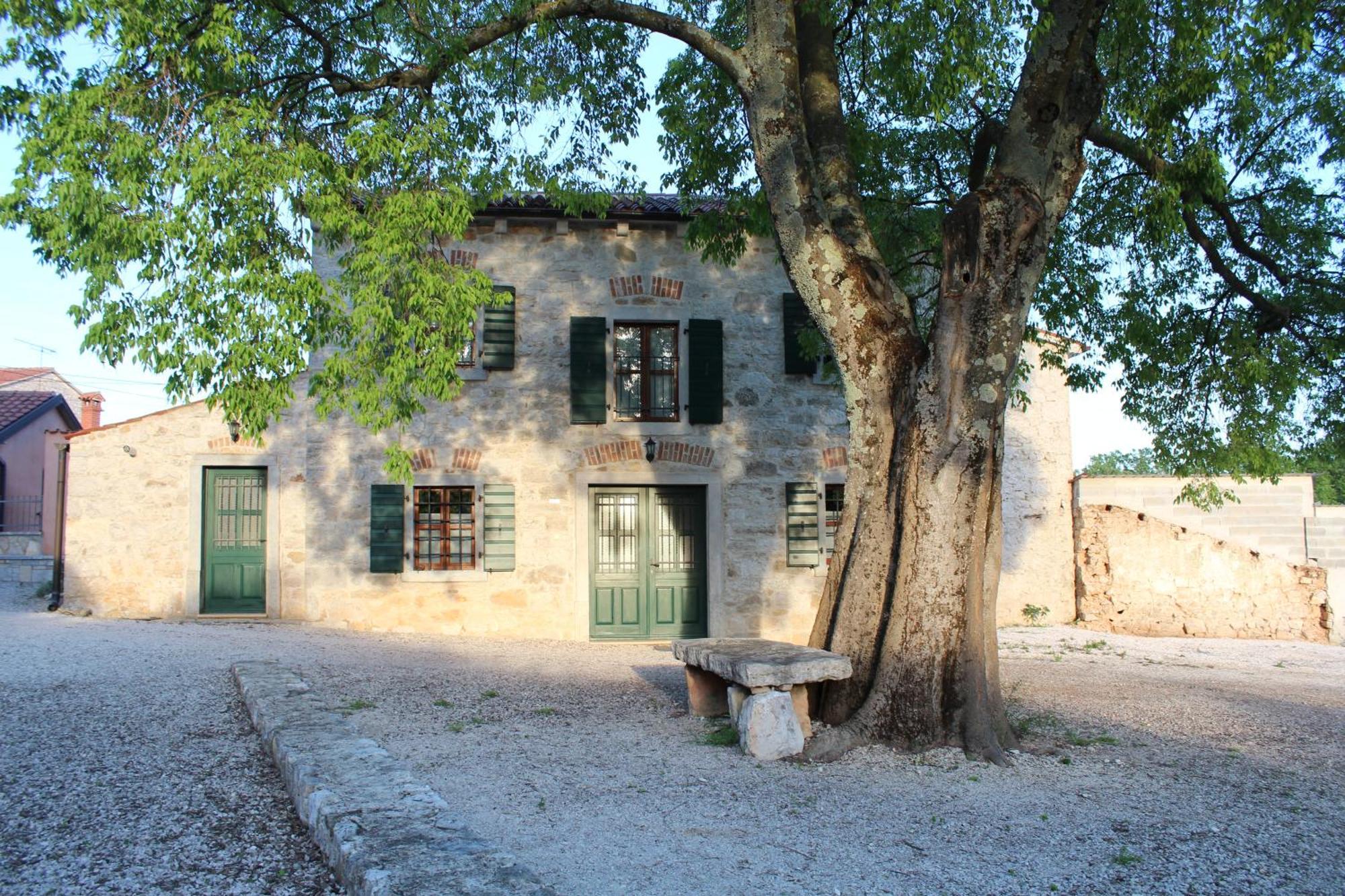 Villa Antonci-18, Pool, 3 Houses, Jacuzzi, Private Territory Antonci  外观 照片